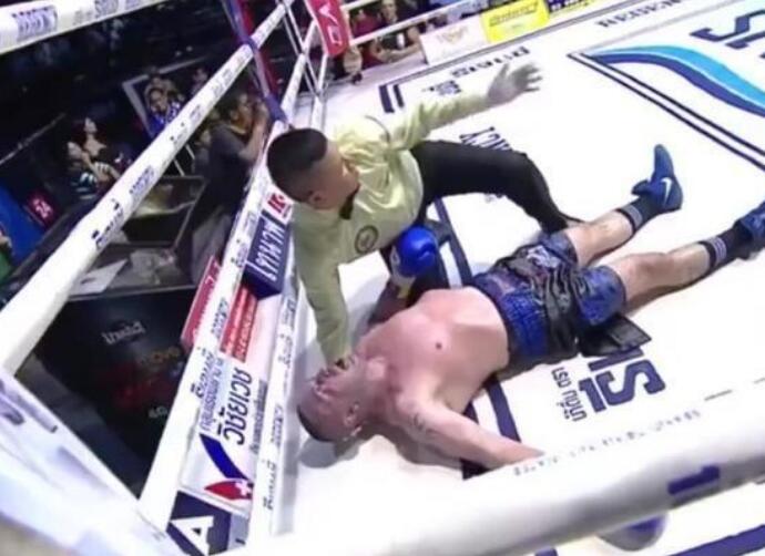 泰拳传奇被KO后死亡 擂台上被一拳击倒画面残忍血腥